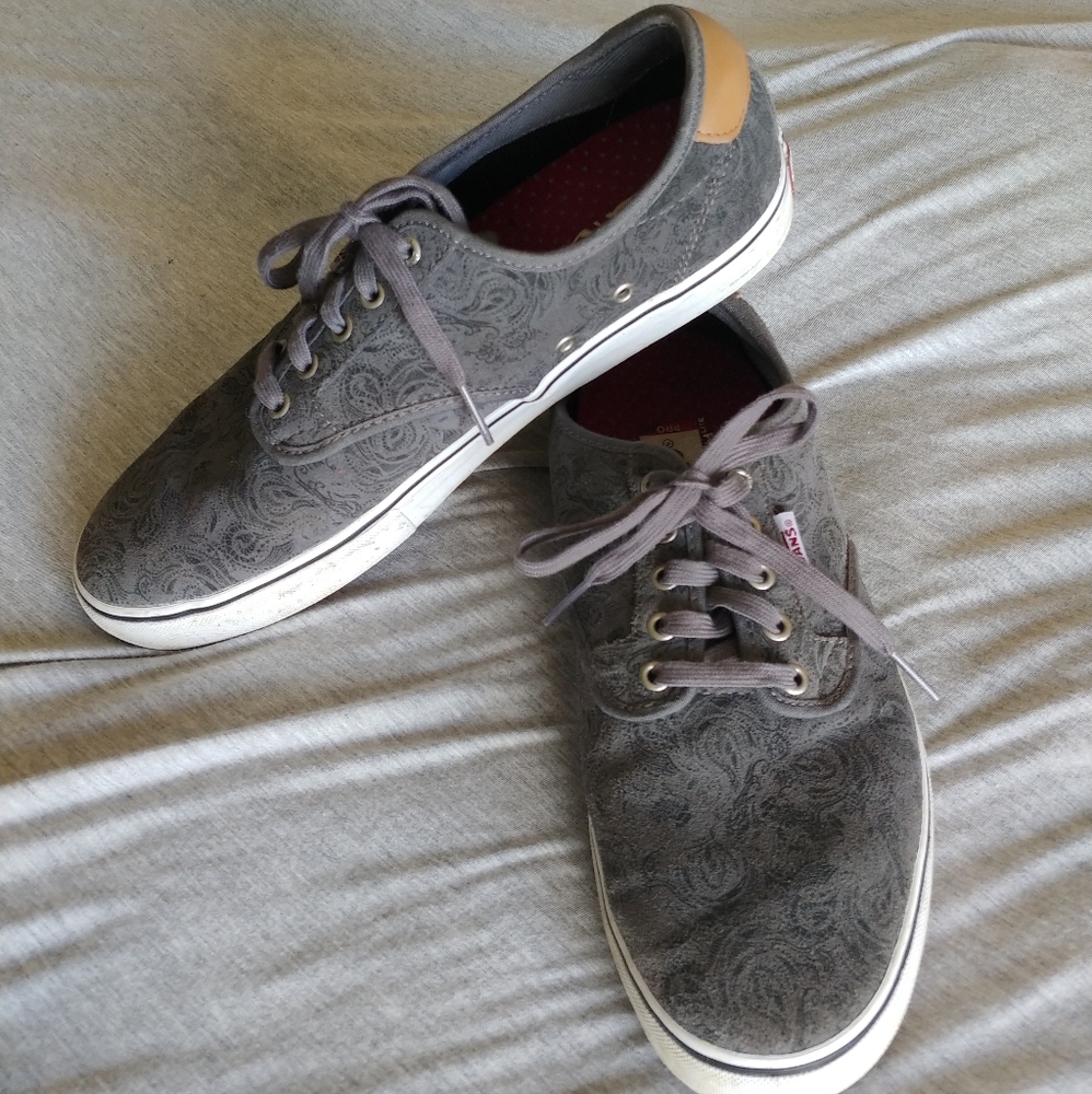 Vans (Chima Ferguson Pros) Skate Shoes